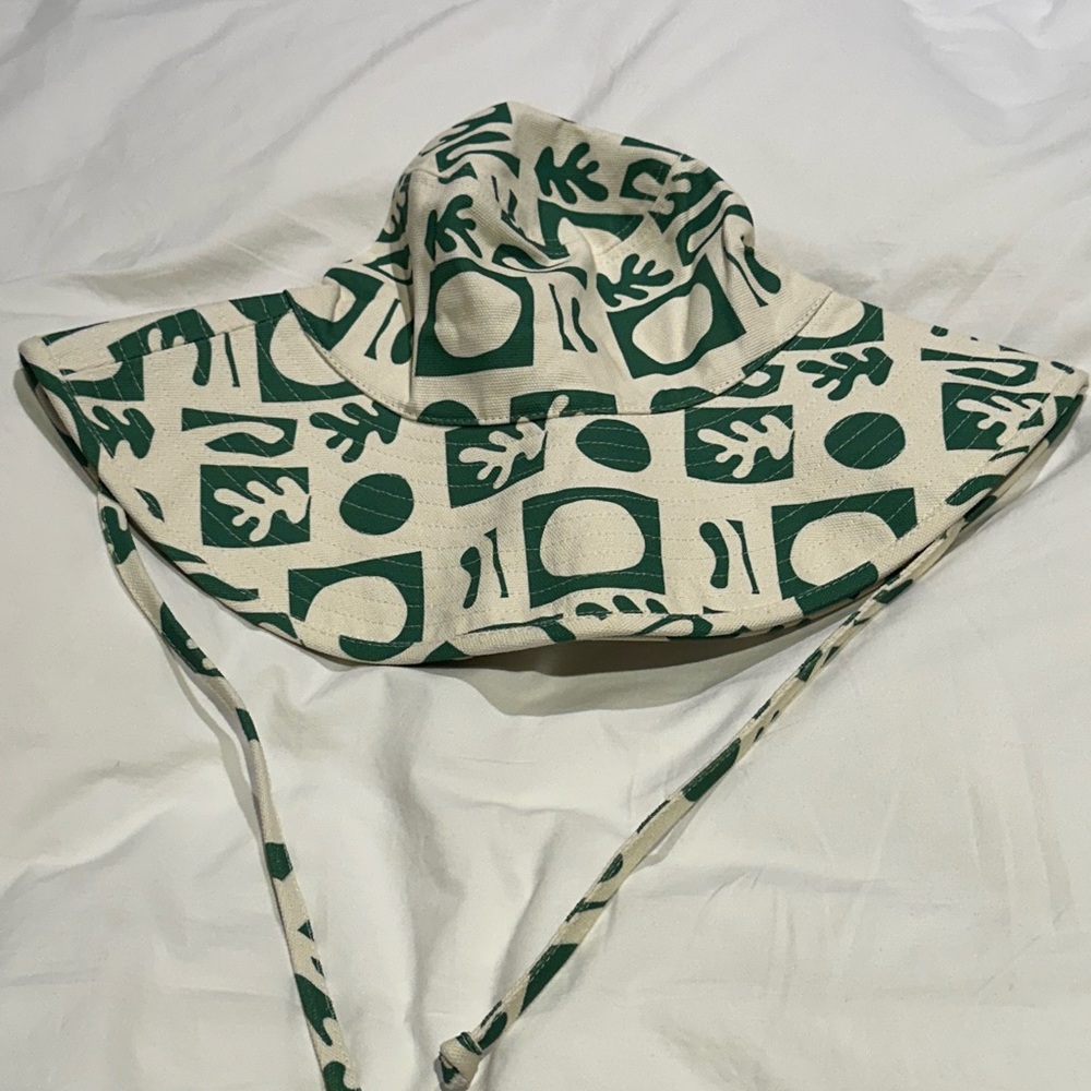 Lack of color bucket hat size small